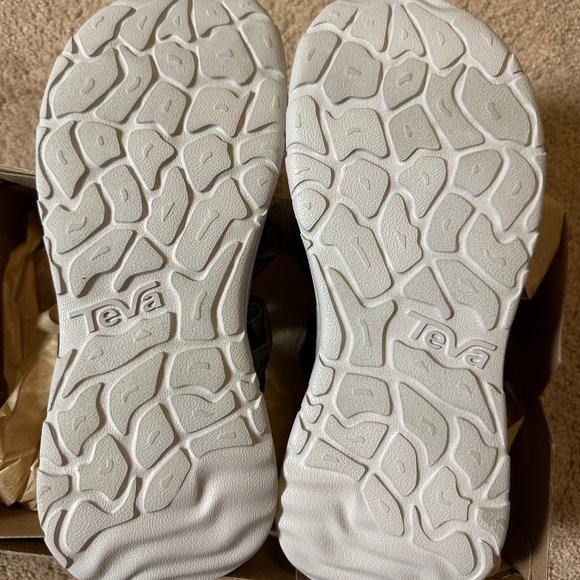 Teva Men\'s Zymic Sandals Outdoor Hiking Gray/Red size 8 NEW